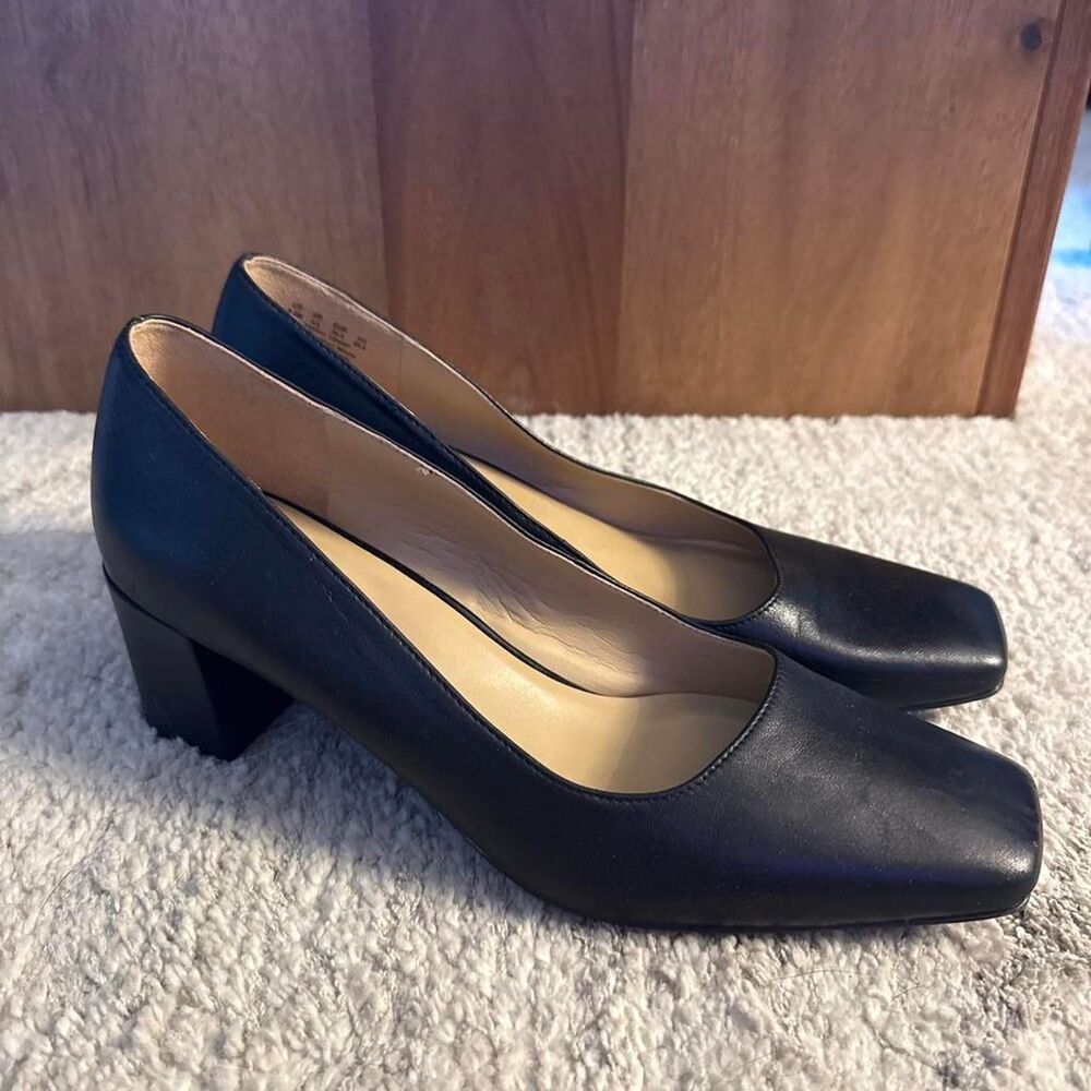 Naturalizer Women's Black and Navy Footwear
